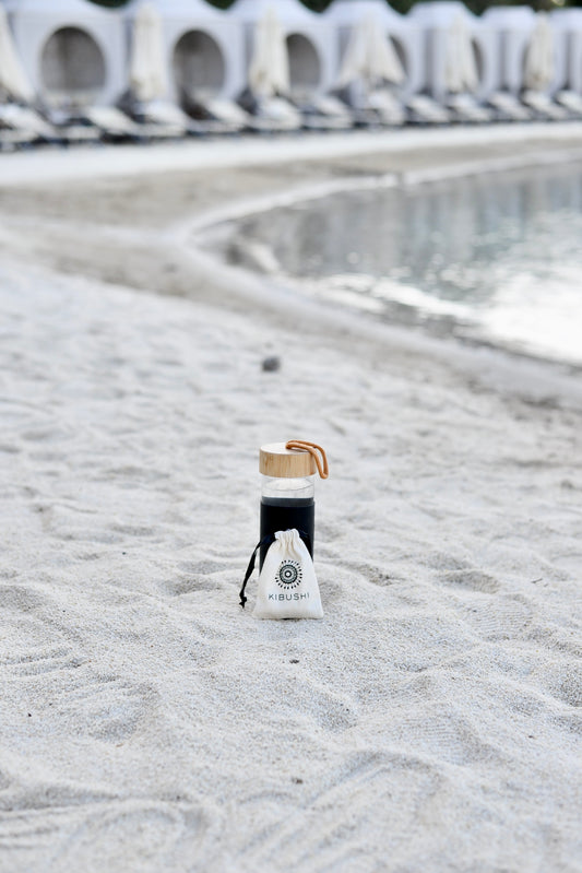 Glasflaska med bambukork