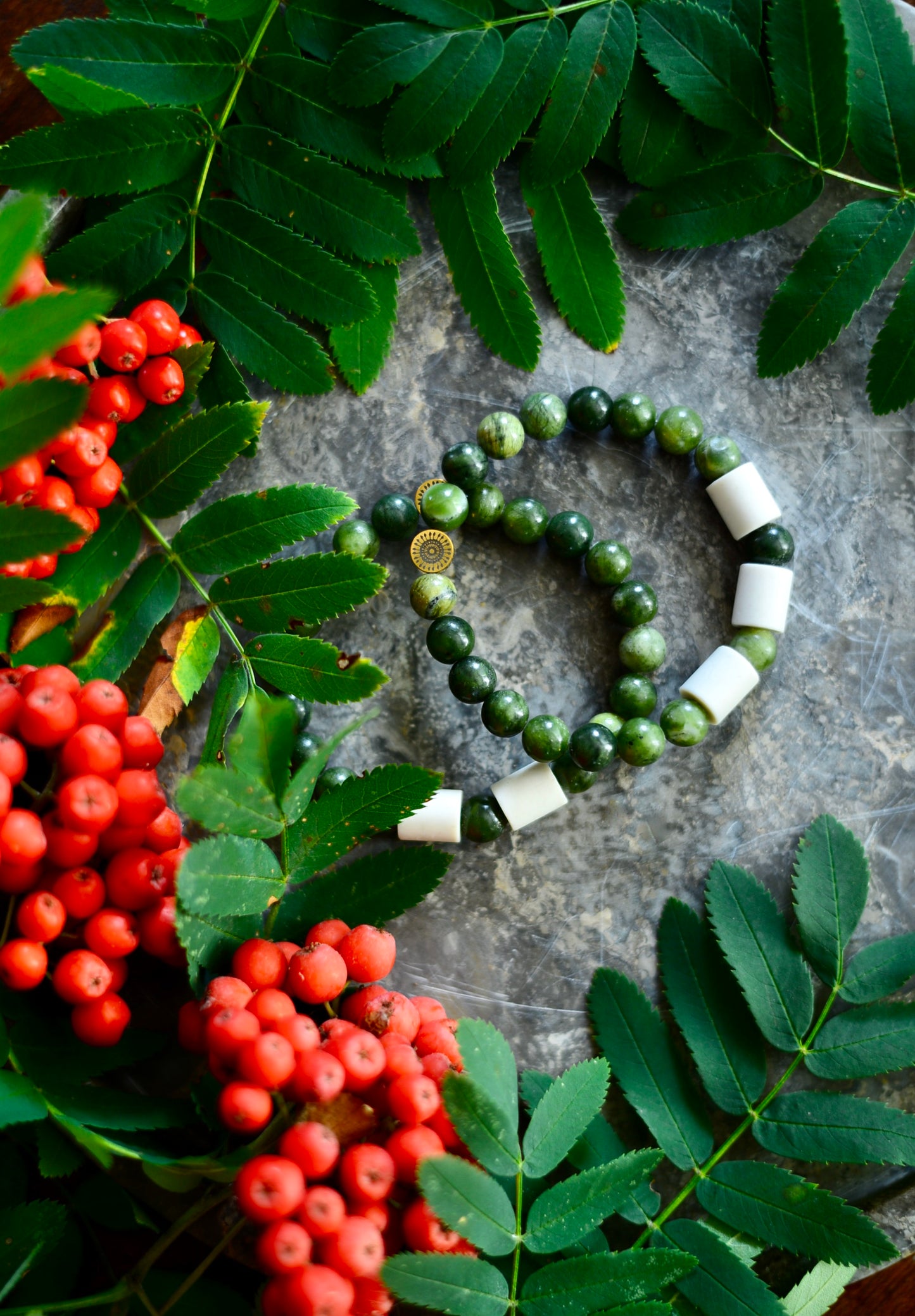 Armband Grön Jade med Naturpärlor 8mm