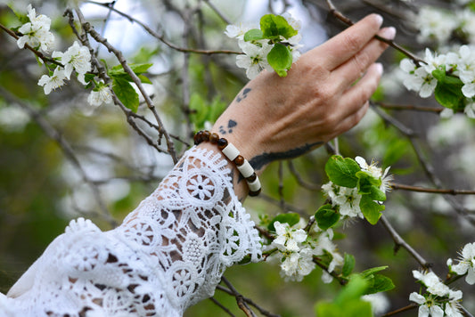 Armband Tigeröga med Naturpärlor 8mm
