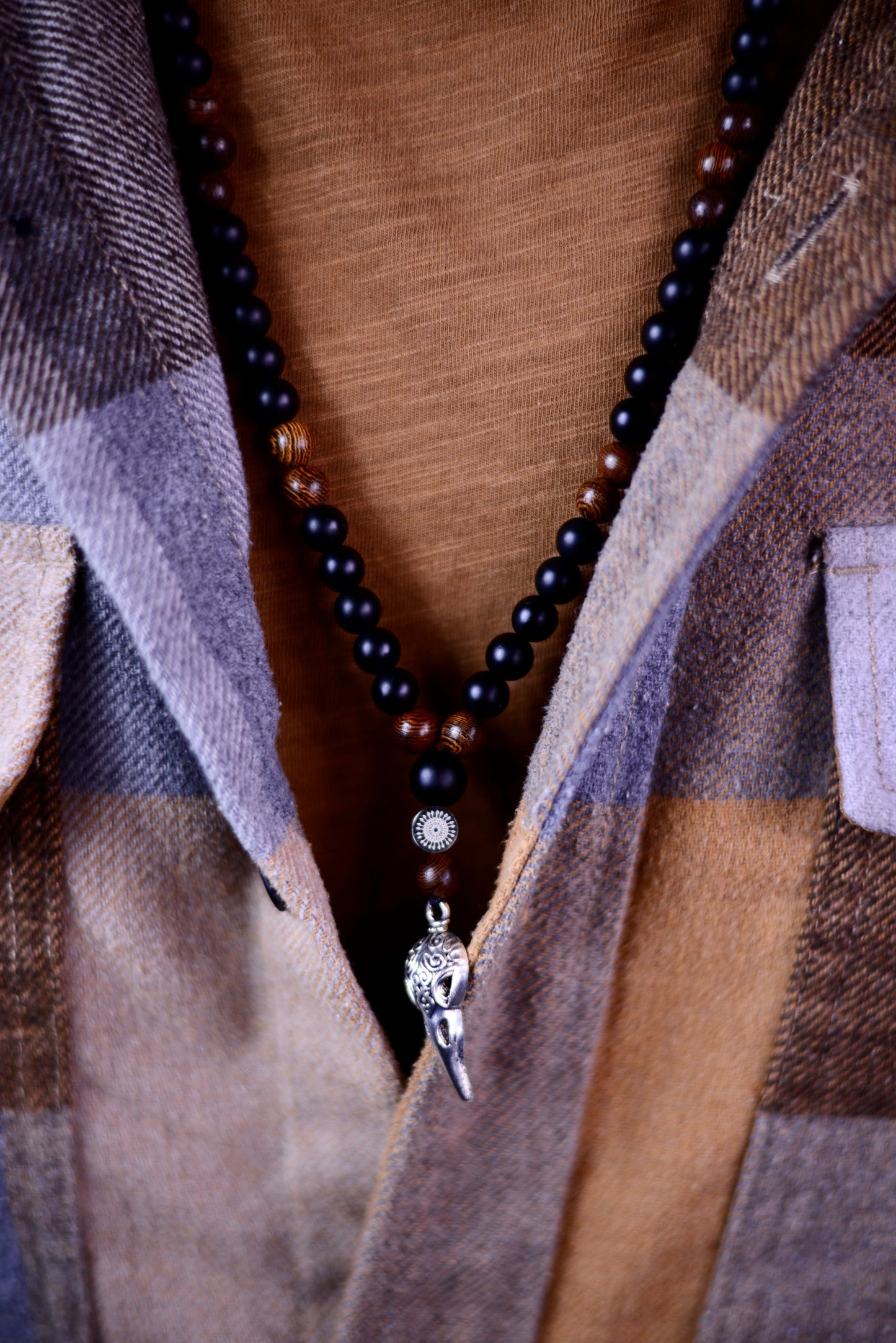 Halsband Korp med naturpärlor